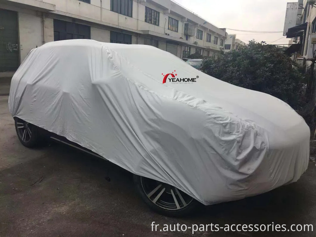 SUV COUVERTURE DE VOITURE EN SURCURATION